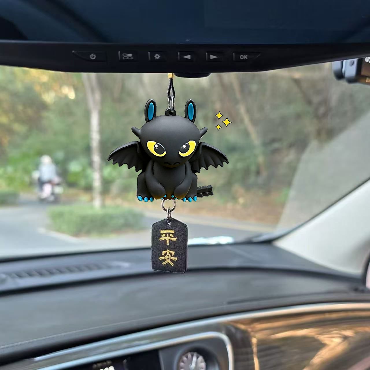 Car Accessories Gifts - Poupée suspendue pour voiture, adorable jouet